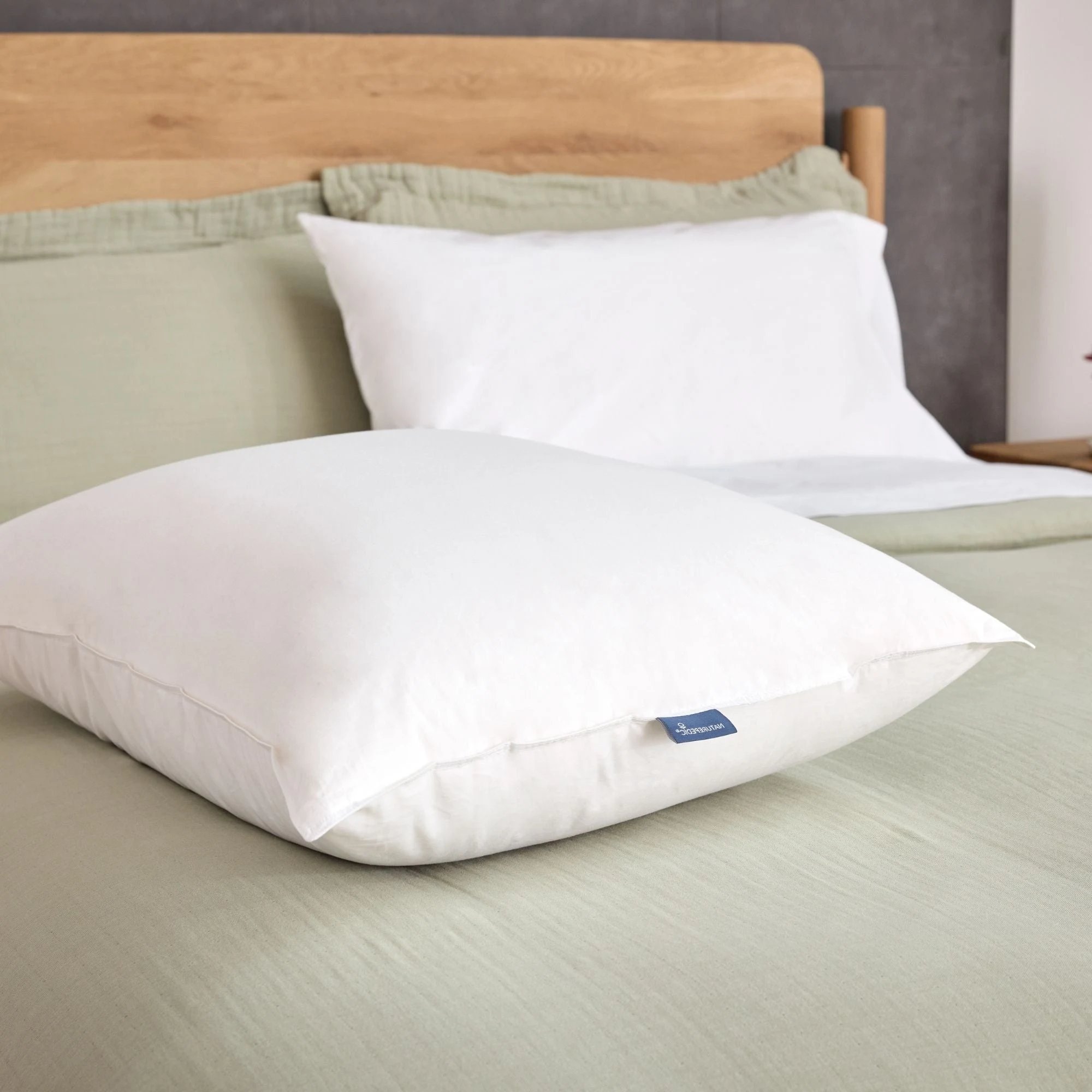 Down Pillow With Organic Cotton Fabric
