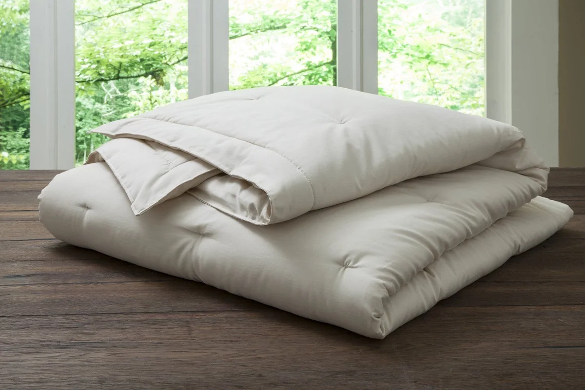 PlushBeds Natural Wool Comforter